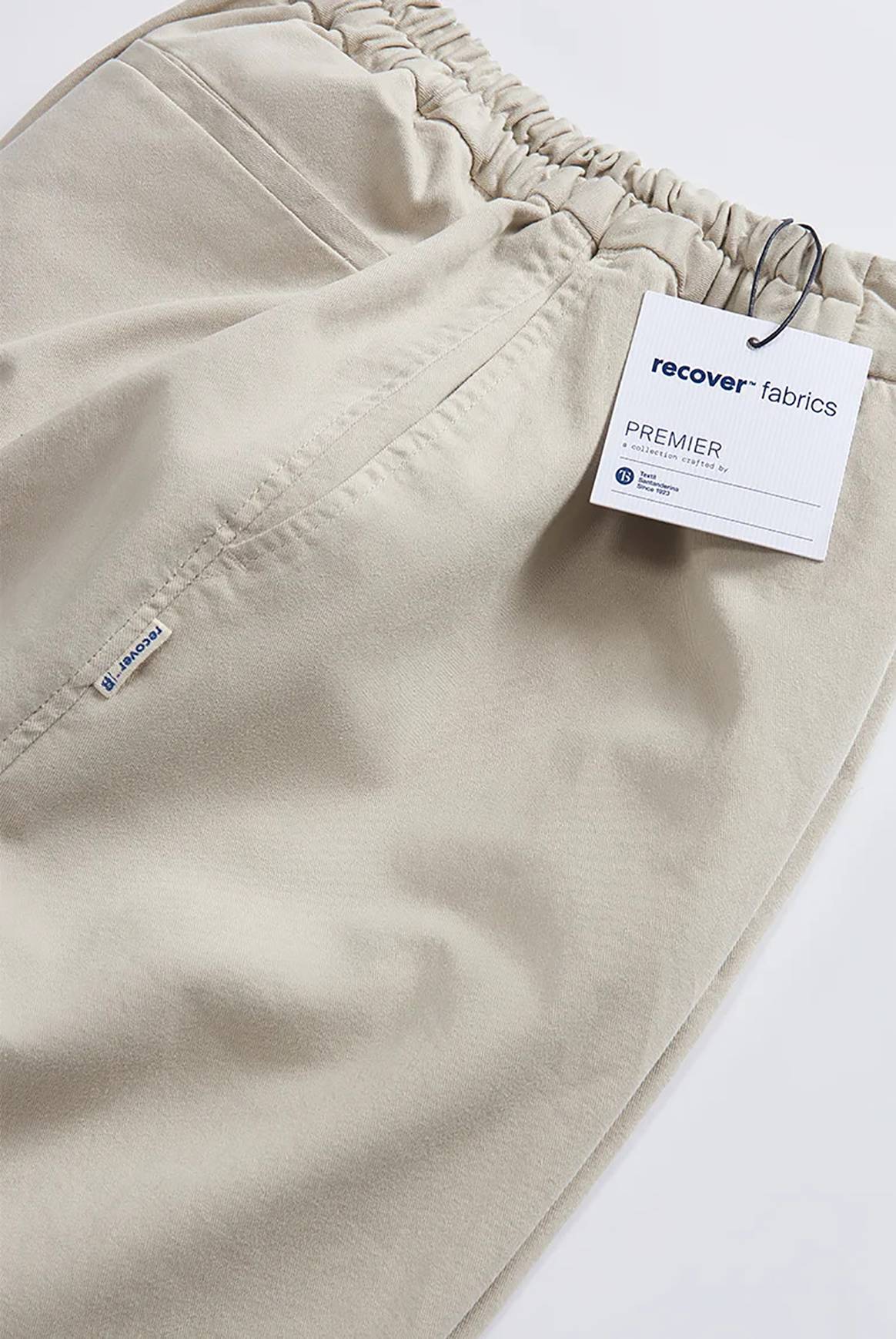 Prenda confeccionada with the collection of tejidos “Recover Fabrics” de Recover.
