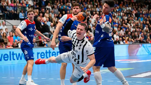 Elias Ellefesen a Skipagötu (THW Kiel)