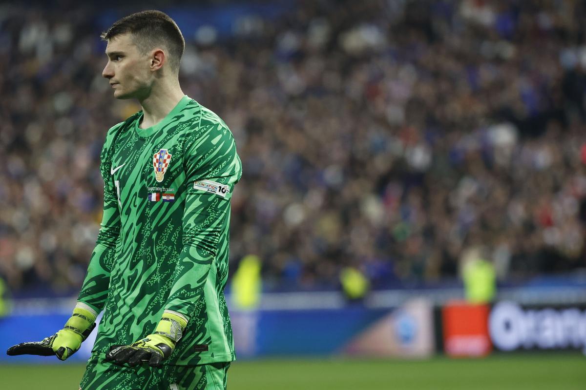 PARIS (France), 03/24/2025.- Croatia's goalkeeper Dominik Livakovic reacts during the UEFA Nations League quarterfinal, 2nd leg match between France and Croatia at the Stade de France stadium in Saint Denis, France, 23 March 2025. (Croatia, France) EFE/EPA/MOHAMMED BADRA. france national team Croatia national team. uefa nations league 2024 france team. Croatia national team. quarter round action. saint denis