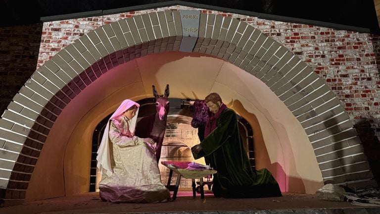 The Dieze Bridge, which passed through the streets of Oeteldonk earlier this year, is in the nativity scene (photo: Megan Hanegraaf).