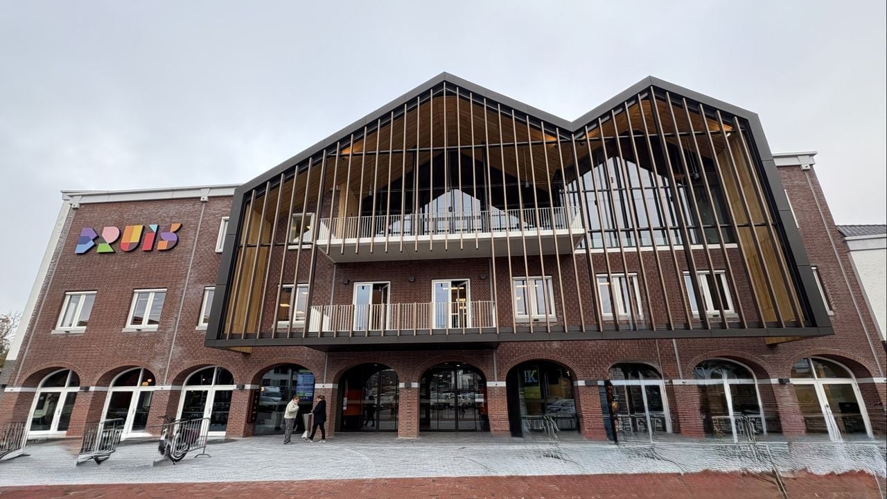 Bruis Cultural Center (photo: Karin Kamp)