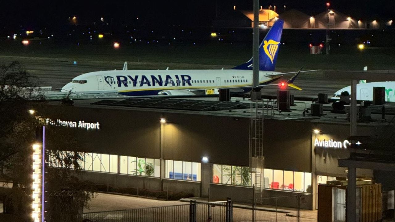 The plane was still on the ground later that evening (photo: Melih Ozcubukcu)