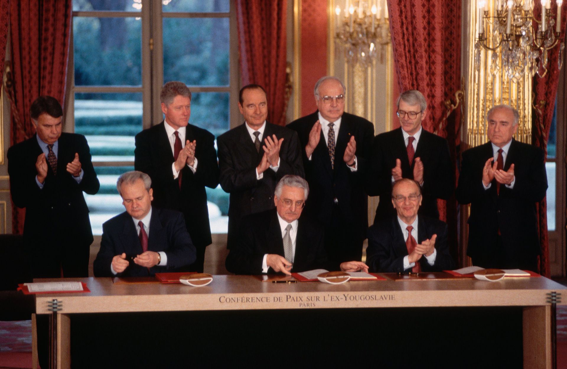 The signatures of the Dayton Peace Agreement were finally signed at the Élysée Palace in Paris.