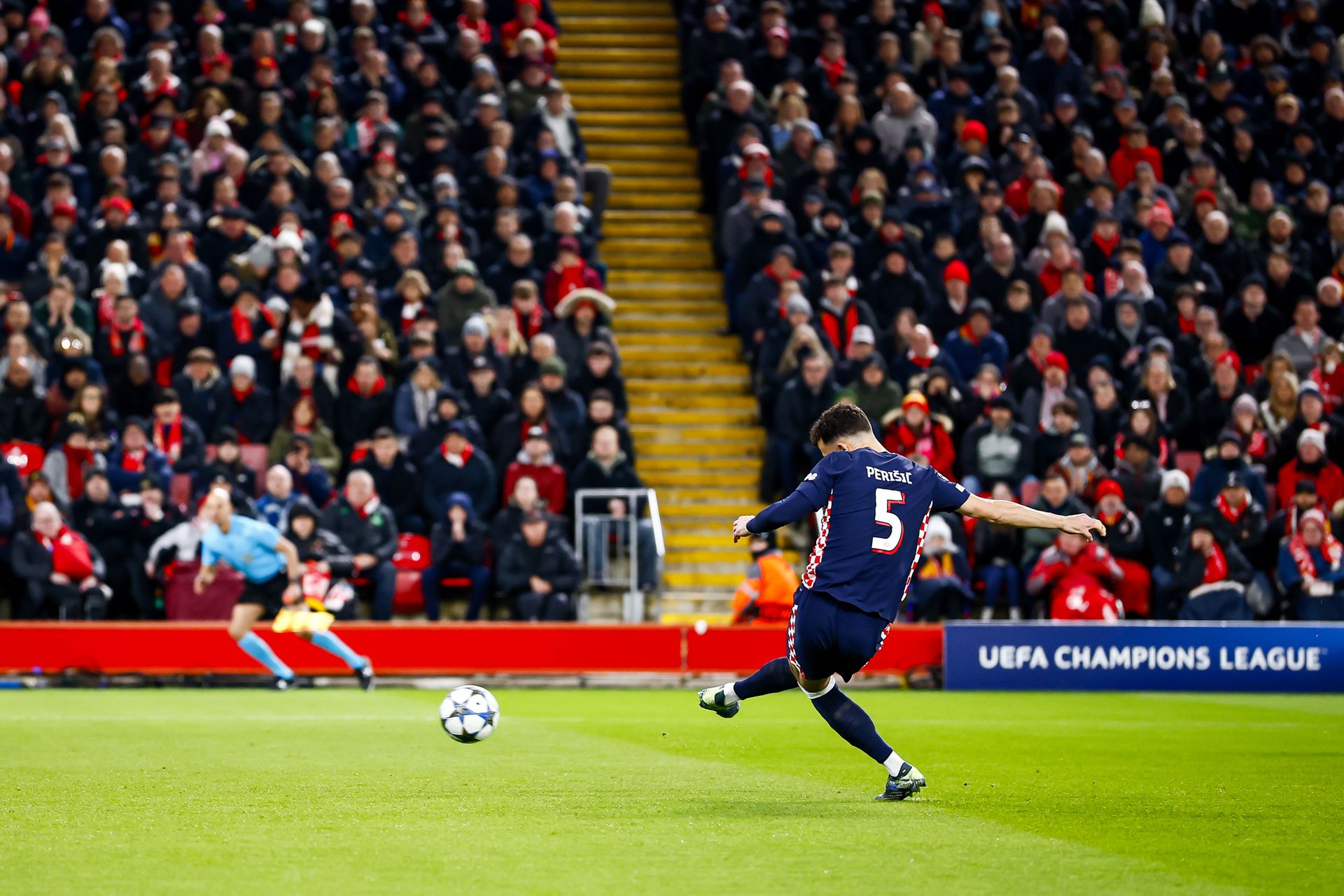 Ivan Perisic scores the 0-1 from a penalty kick.