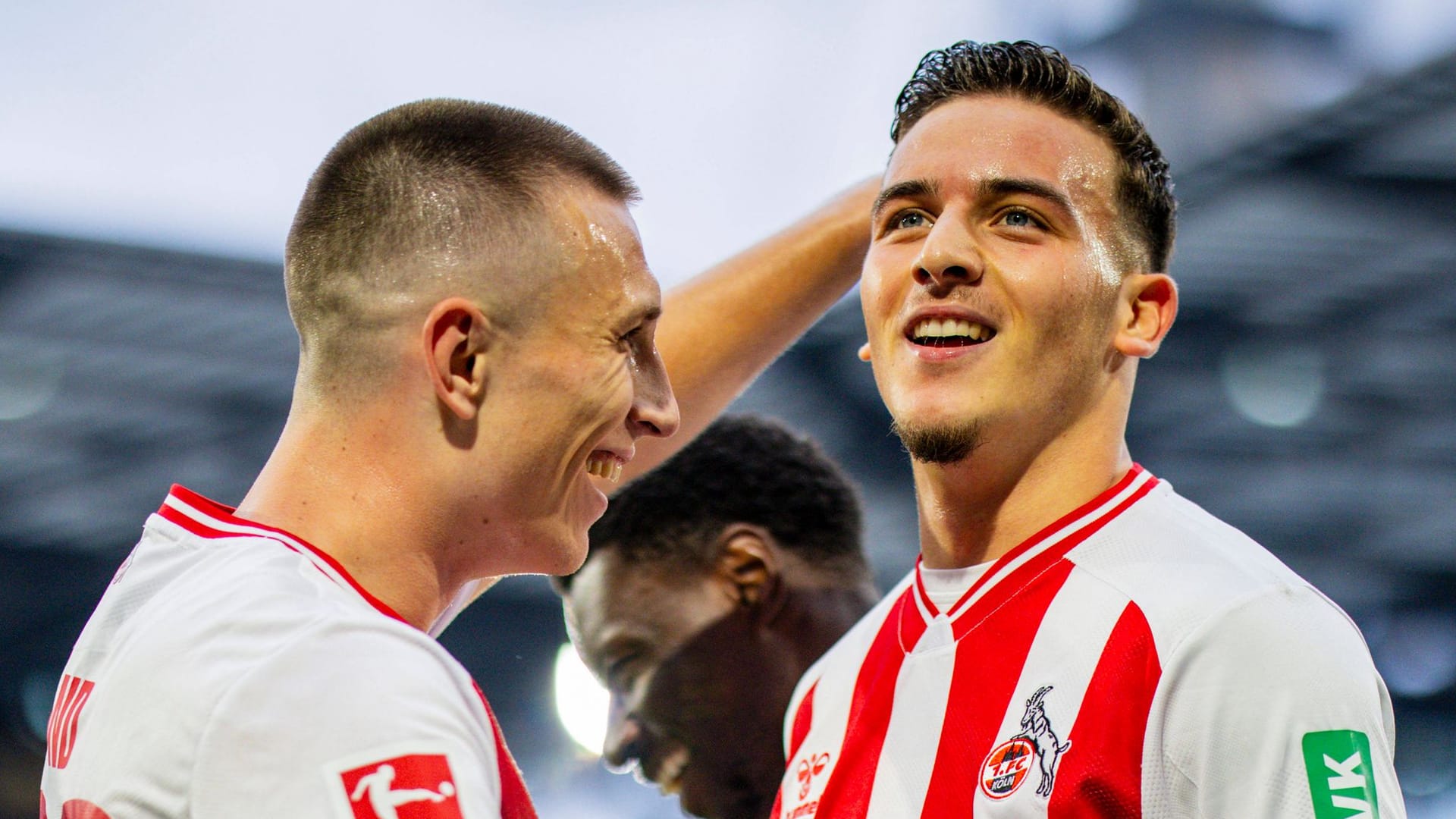Kristoffer Lund congratulates Said El Mala after his goal against Augsburg (archive photo): The 19-year-old El Mala has been the surprise of the season in Cologne so far.