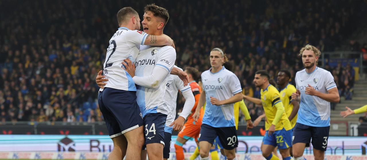 Bochum celebrates the goal to make it 1-0