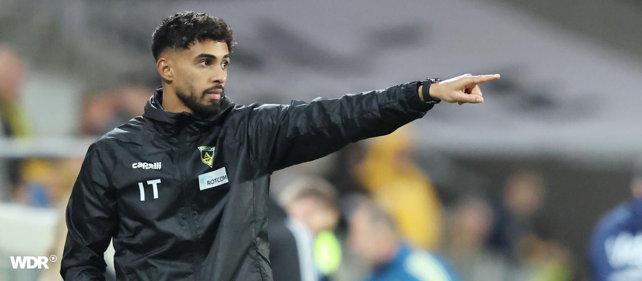 Ilyas Trenz, interim coach of Alemannia Aachen, in the game against 1. FC Saarbrücken.
