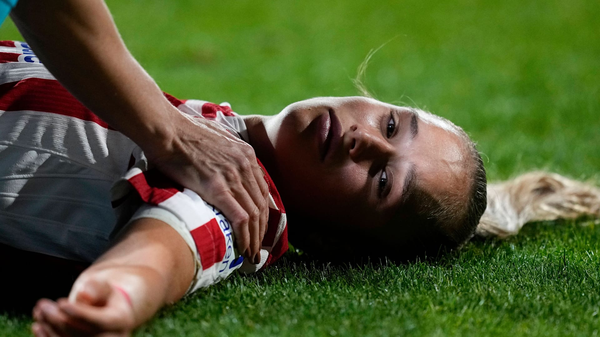 Andrea Medina on the ground: She suffered serious head injuries.