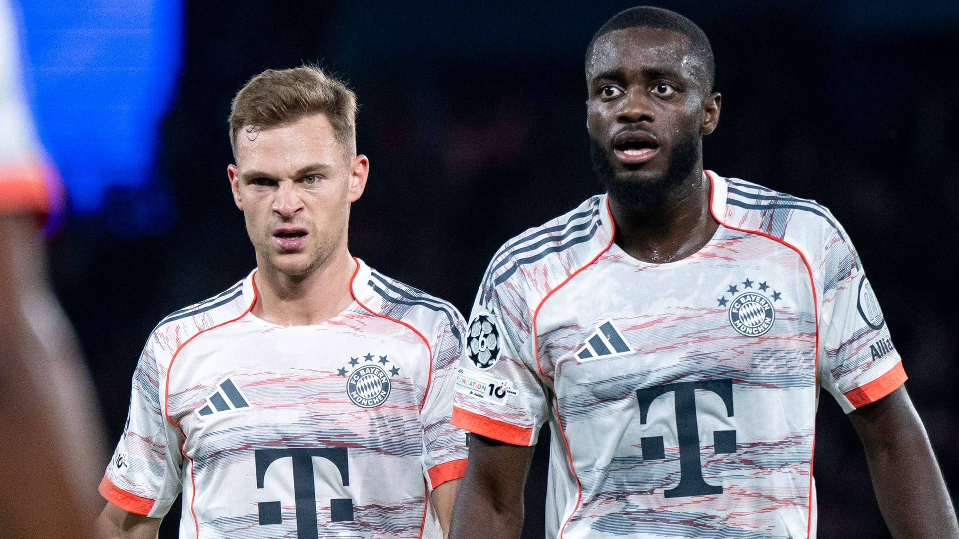 Dayot Upamecano (r.) next to Joshua Kimmich: The Frenchman's future in Munich is open.