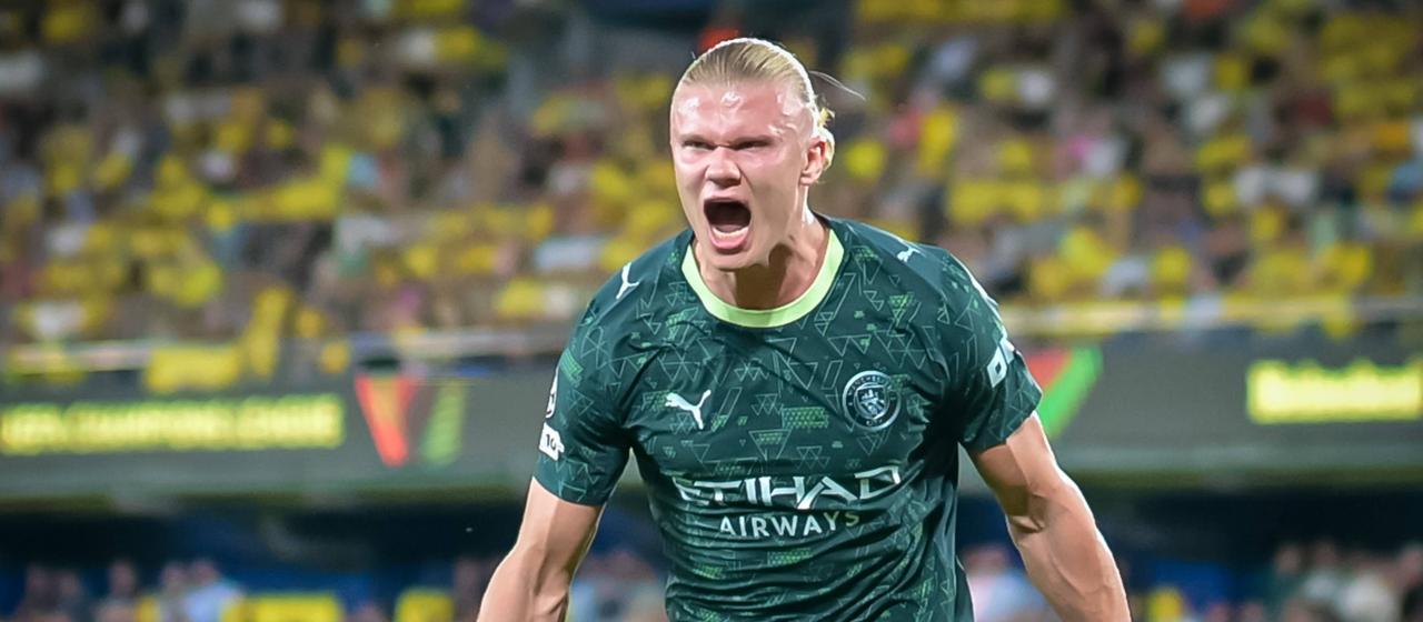 Erling Haaland celebrating the goal 