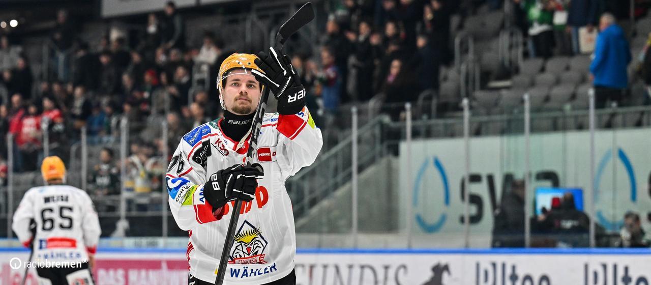 Fischtown Penguins players say goodbye to their fans.