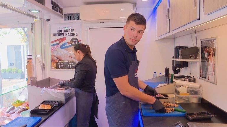 Fishmonger Thomas is in danger of losing his place in Vught (photo: Omroep Brabant)