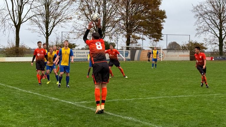 TPO (in red) in a match against De Schutters (photo: Eva de Schipper)