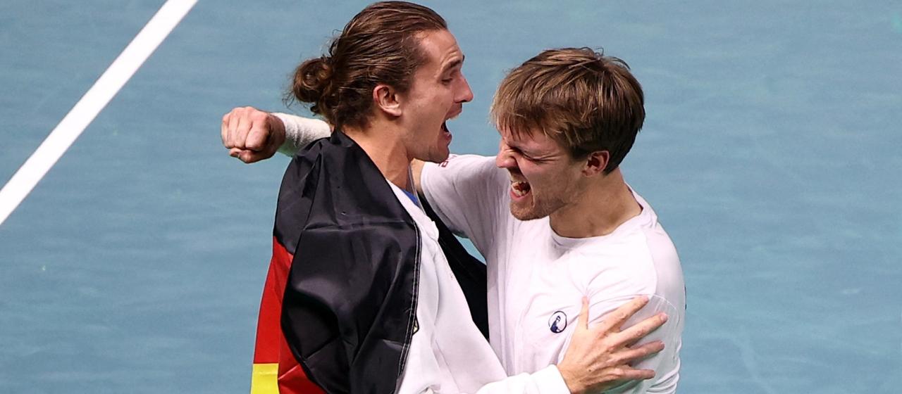 The German Davis Cup team celebrates reaching the semi-finals
