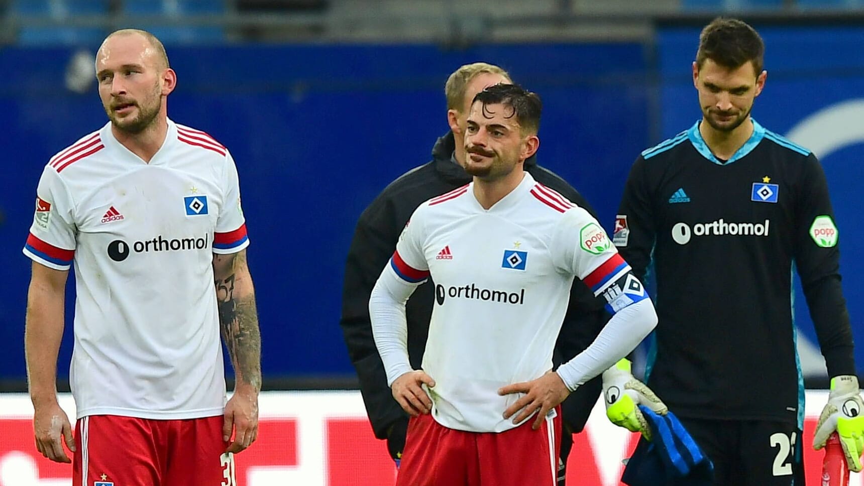 Toni Leistner (l.) next to Tim Leibold and Sven Ulreich (archive photo): At the age of 35, the former HSV defender is actually thinking about quitting.