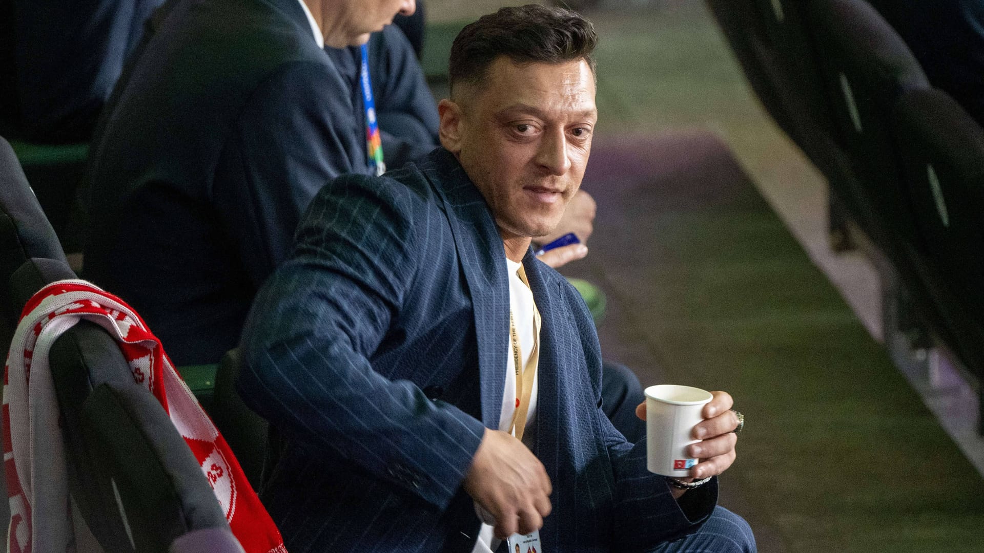 Mesut Özil, here at a European Championship 2024 game in Berlin: The former German national player divorced the DFB due to strife.