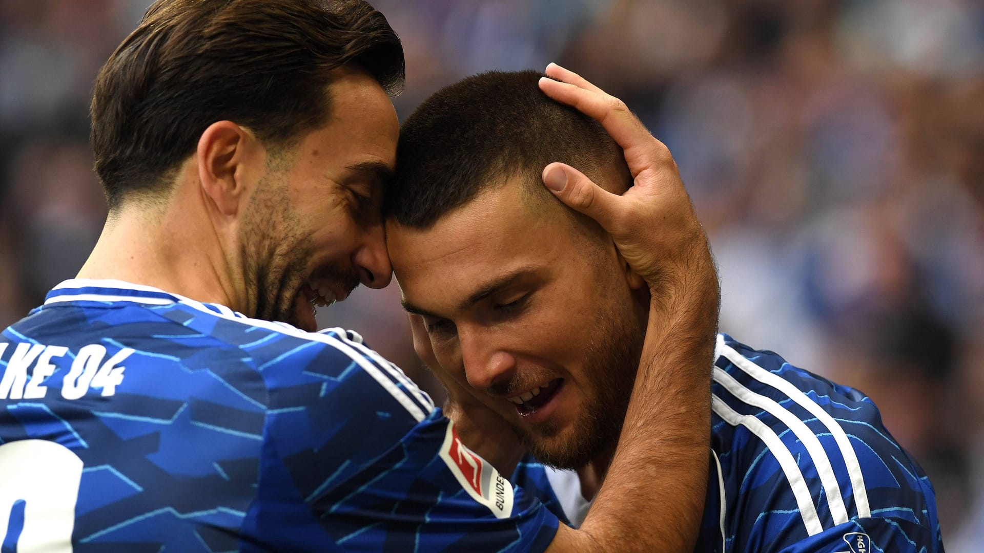 Celebrations at FC Schalke 04: The traditional club is currently in second place in the 2nd Bundesliga.