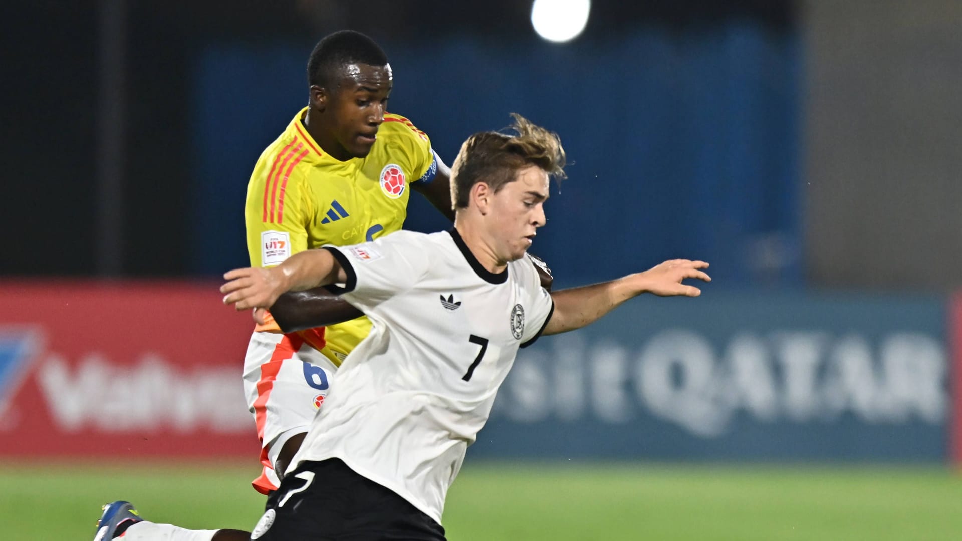 Benjamin Ley in action: The DFB team played its opening game at the U17 World Cup against Colombia.
