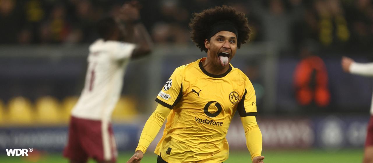 Adeyemi celebrates after his CL goal against Villarreal CF
