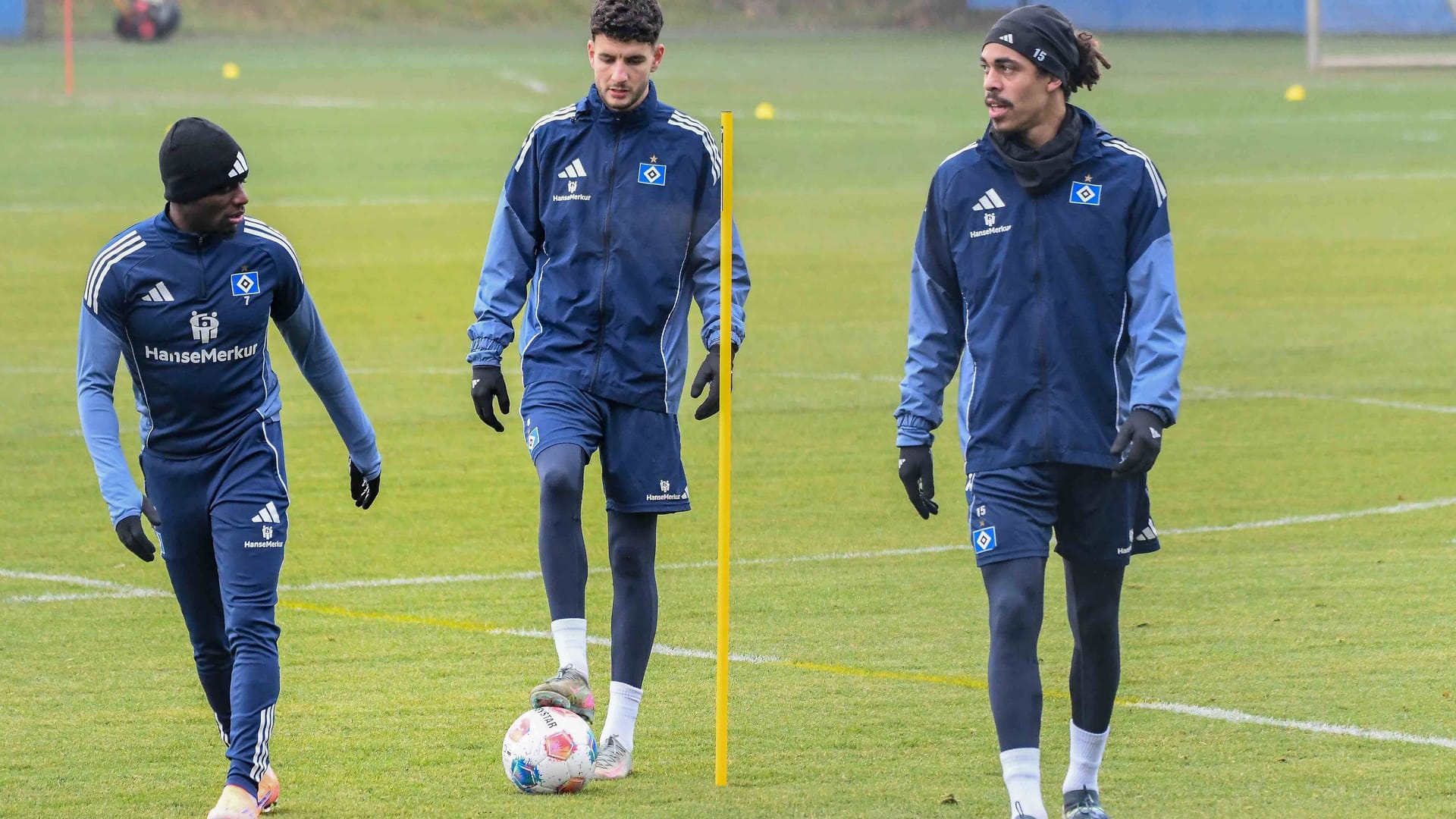 Jean-Luc Dompé, Daniel Elfadli and Yussuf Poulsen in training: Only HSV striker Dompé from the trio will be able to play against Stuttgart.