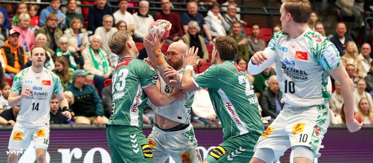 from left Alexander Weck (Minden, 73), Oscar Bergendahl (Magdeburg, 54), Eimantas Grimuta (Minden, 28) 