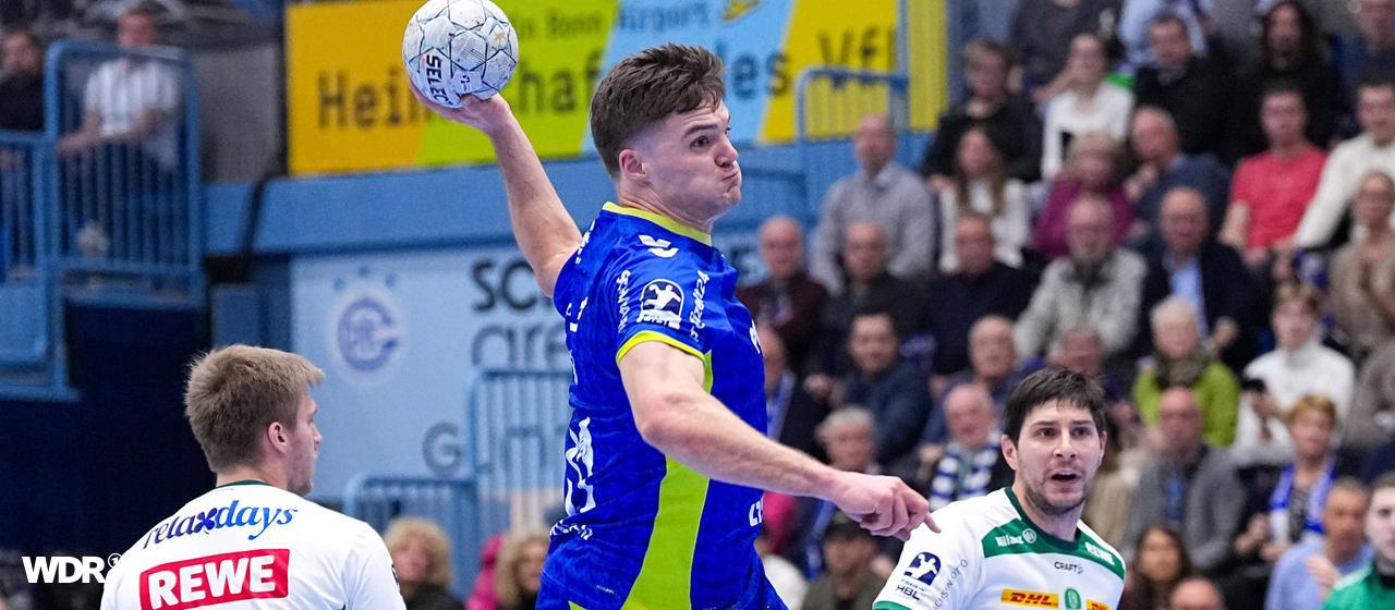 Kay Smits from VfL Gummersbach throws in the game against SC DHfK Leipzig.