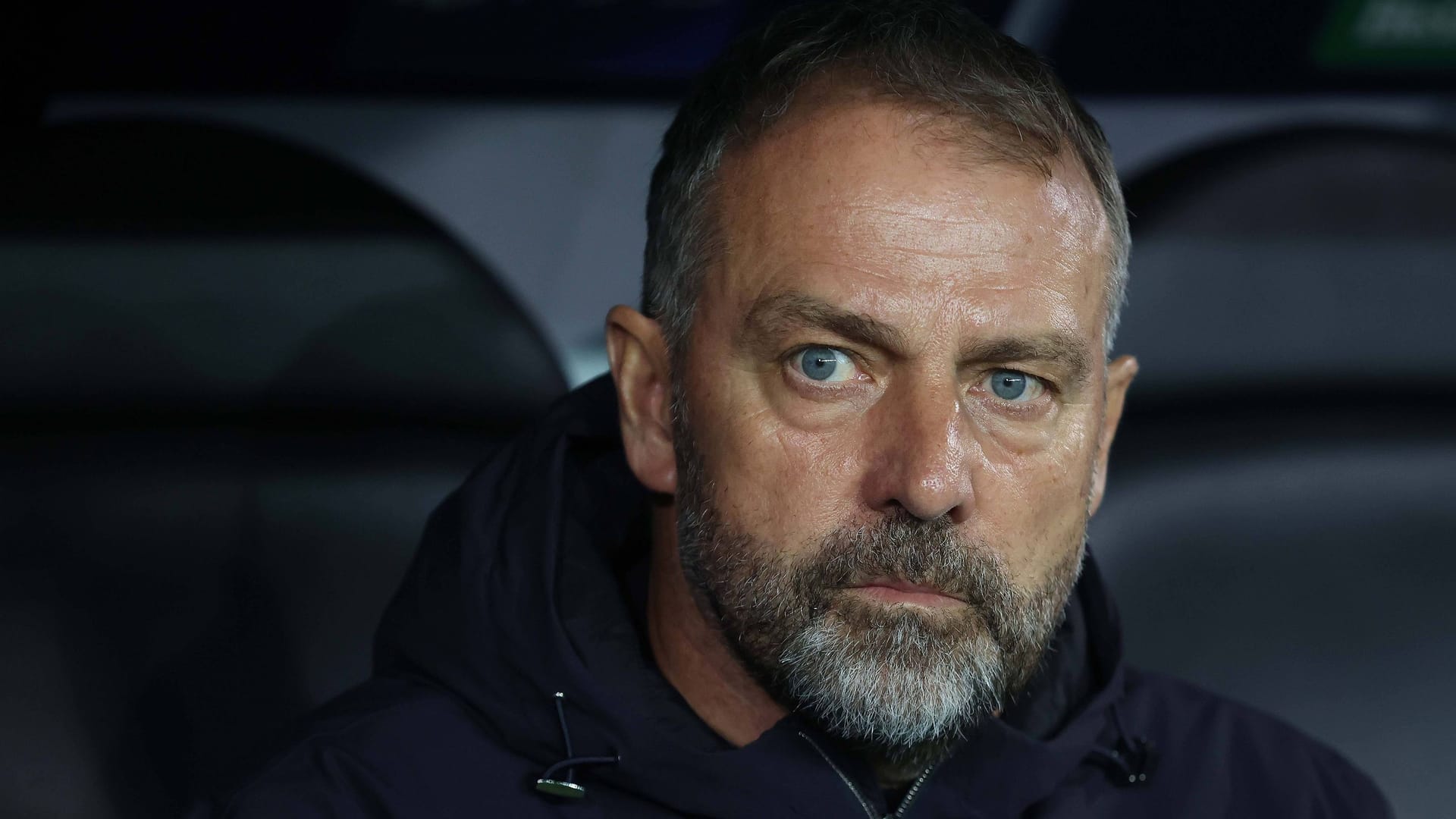 Hansi Flick: The German coach from FC Barcelona is criticized.