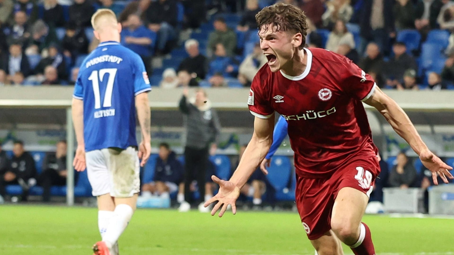 Maximilian Großer celebrates his late equalizer: Arminia stole a point from southern Hesse.