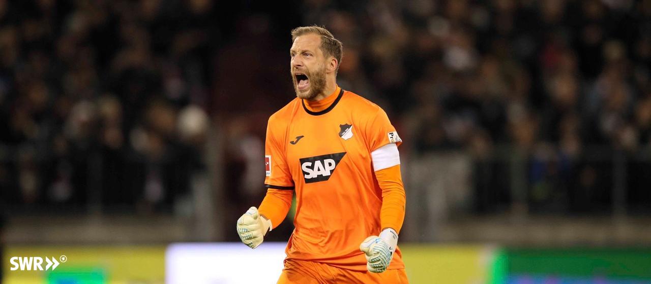 Oliver Baumann celebrates the win against FC St. Pauli