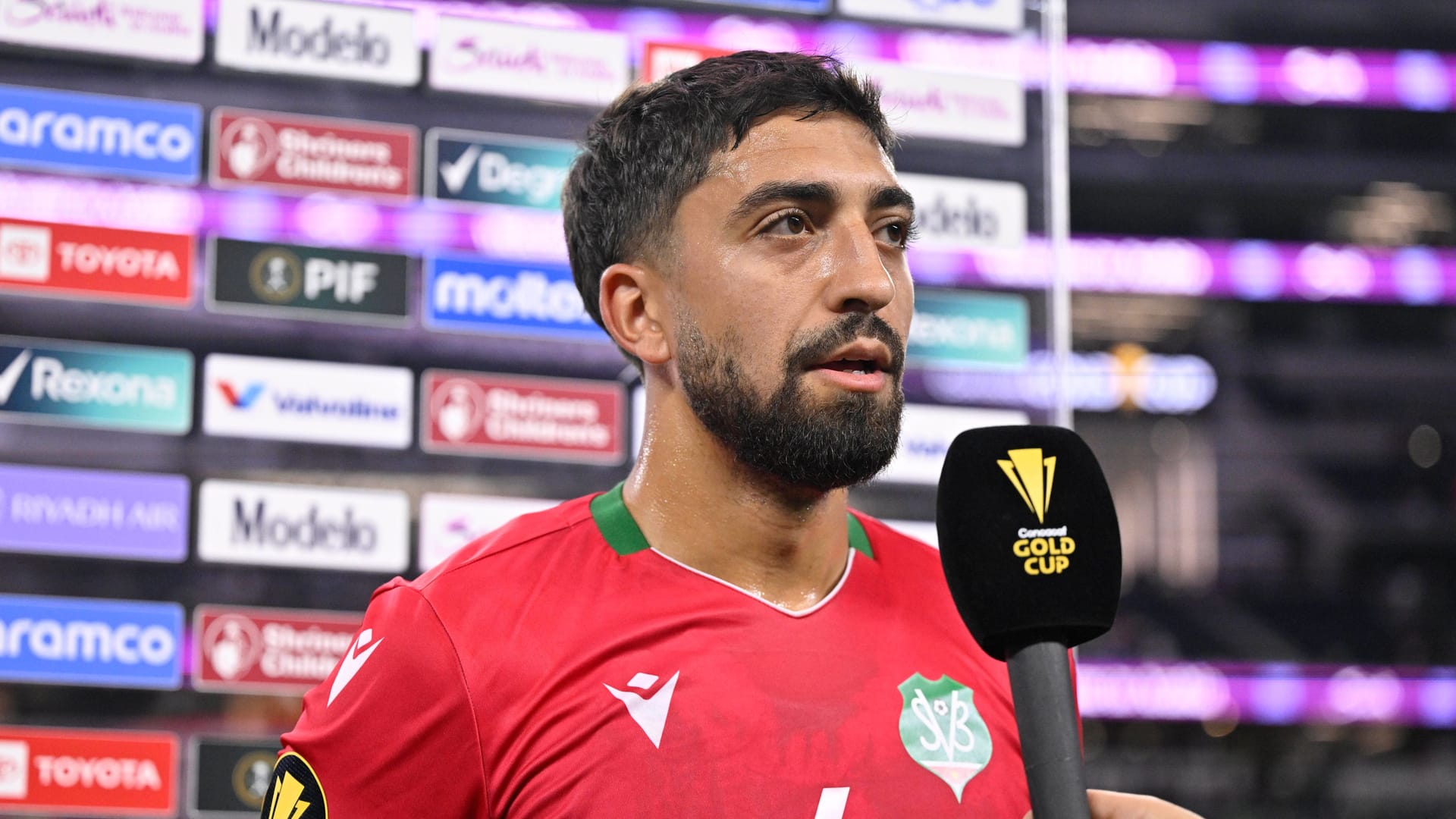 Immanuel Pherai in the Suriname jersey (archive photo): The HSV professional can qualify for the World Cup with his country via the play-offs.