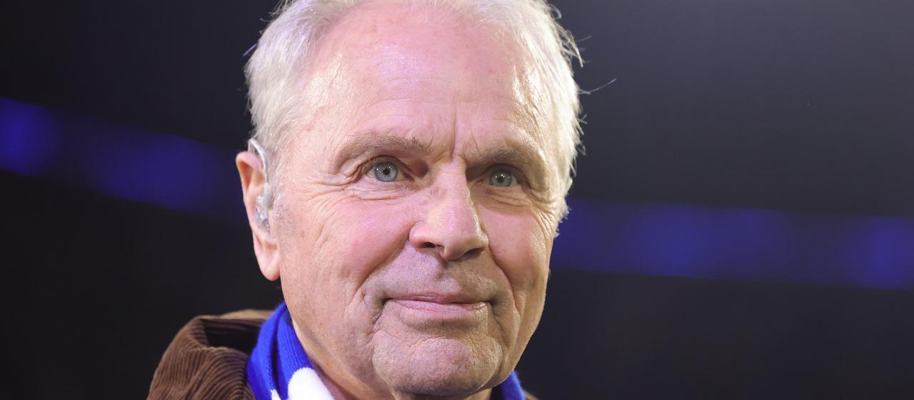 Bernard Dietz in October 2025 at a MSV Duisburg game.