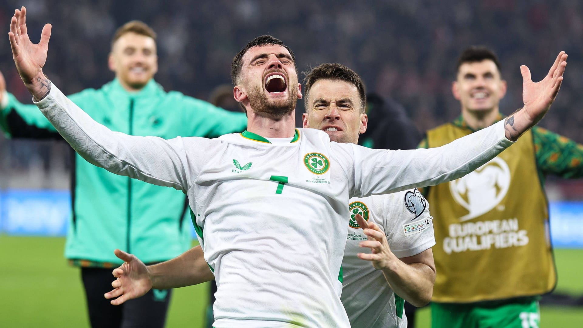Troy Parrott (front): He dashed Hungary's hopes.