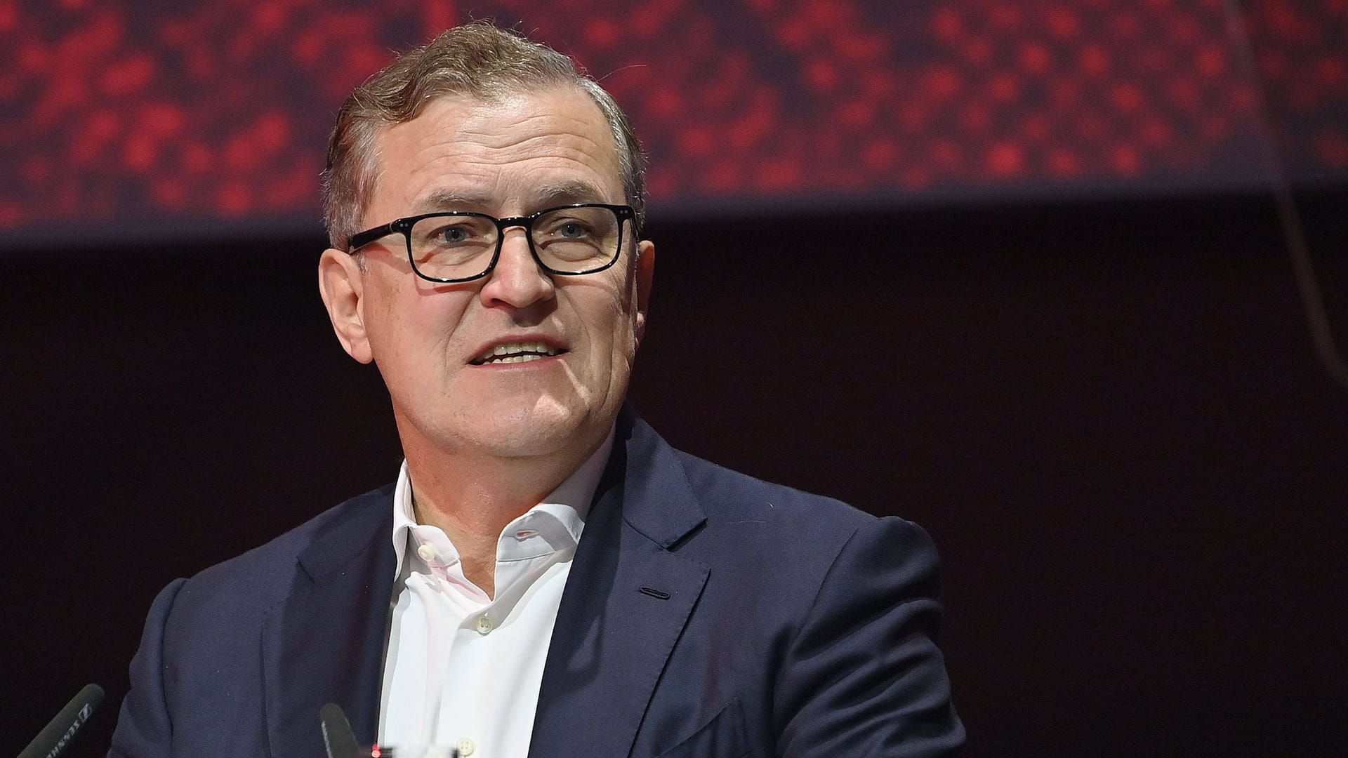 Jan-Christian Dreesen: The CEO of FC Bayern defended one of the club's sponsors.