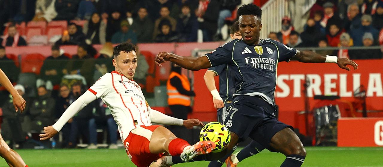Vinicius Jr. in a duel with Arnau Martinez