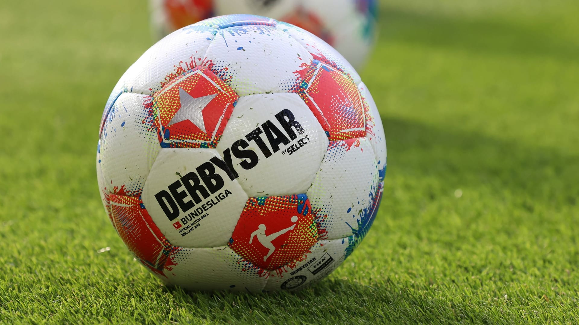 Bundesliga and 2nd league match ball (symbolic image): There was a death in the German lower house at the weekend.