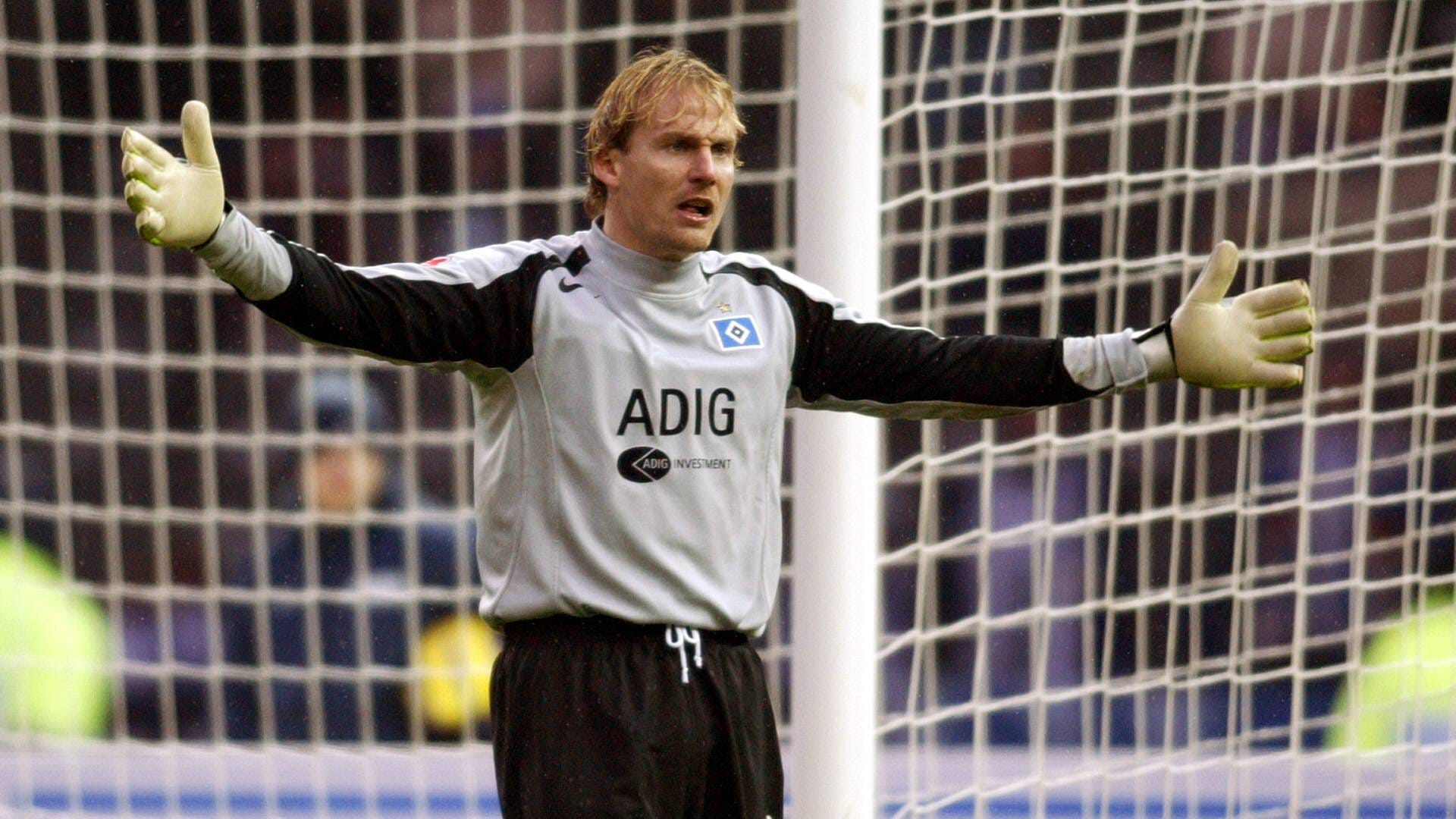Martin Pieckenhagen (2001-2005): The ex-goalkeeper ended his career in 2011 and worked as a consultant for a while, especially in the youth sector. He also worked for today's association league team FCM Schwerin as a trainer and sports director. He has been the sports director at FC Hansa Rostock since January 2019 and brought in another ex-HSV player at the beginning of December. Stephen "Paul" Beinlich is the NLZ manager at Hansa.