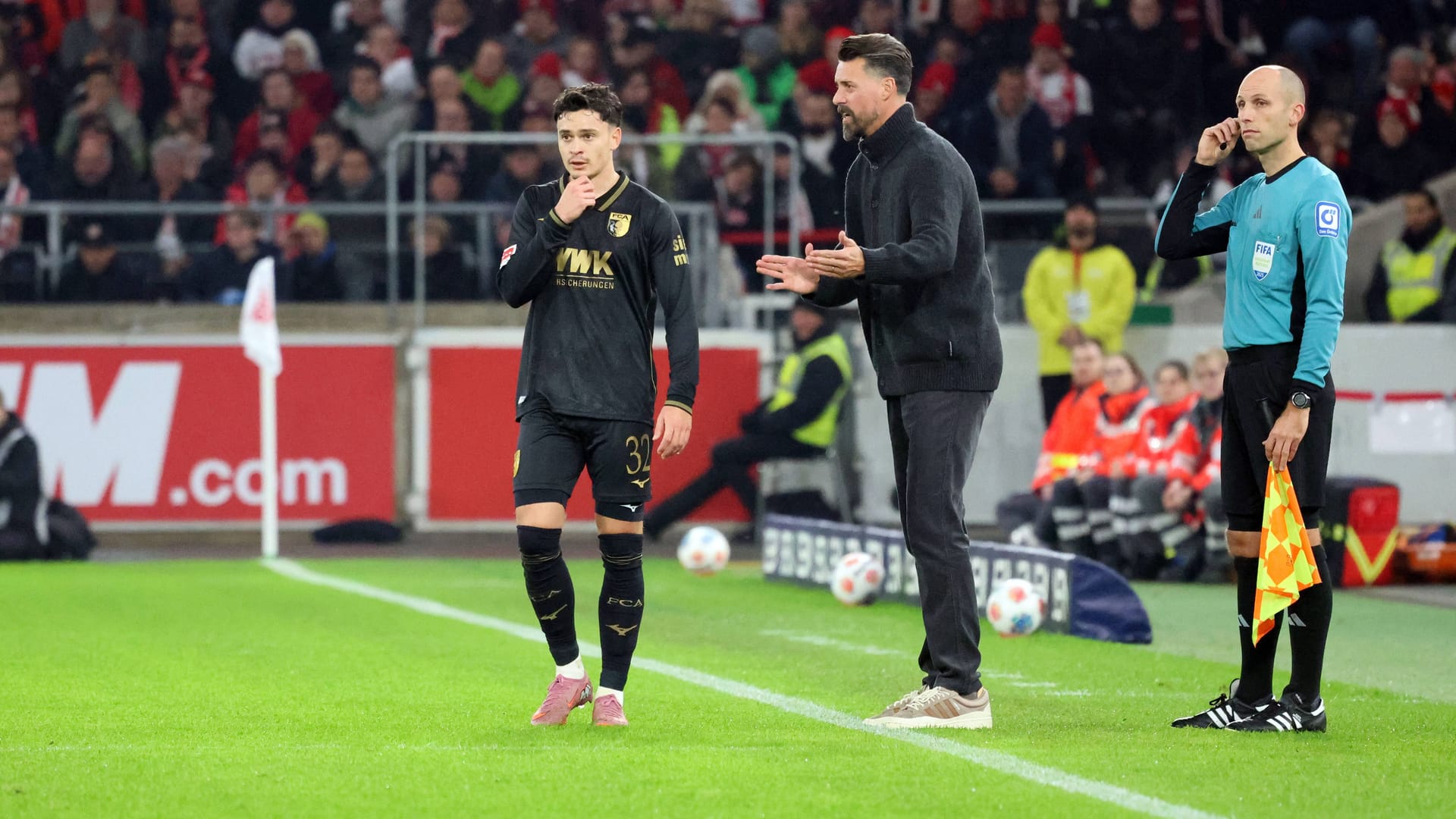 Fabian Rieder (l.): The Swiss offensive player did not move to HSV in the summer of 2025, but to Sandro Wagner's (r.) FC Augsburg.