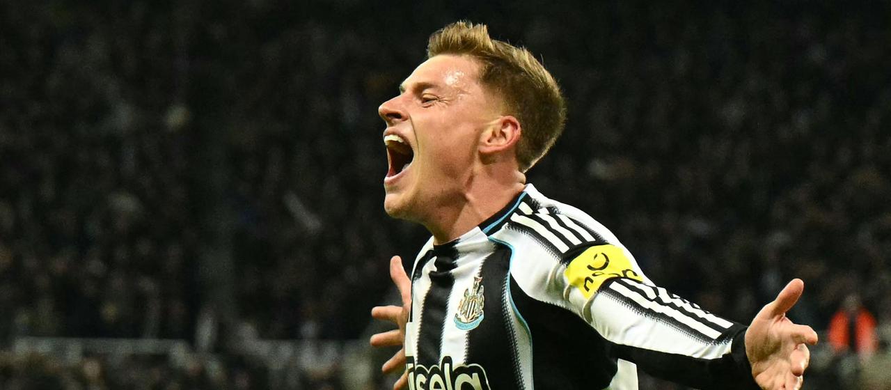 Harvey Barnes cheers