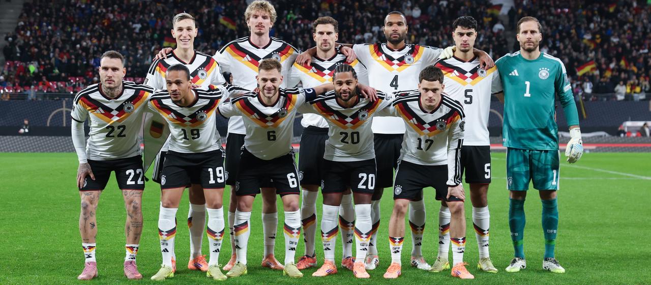   The German starting eleven is together before the start of the game
