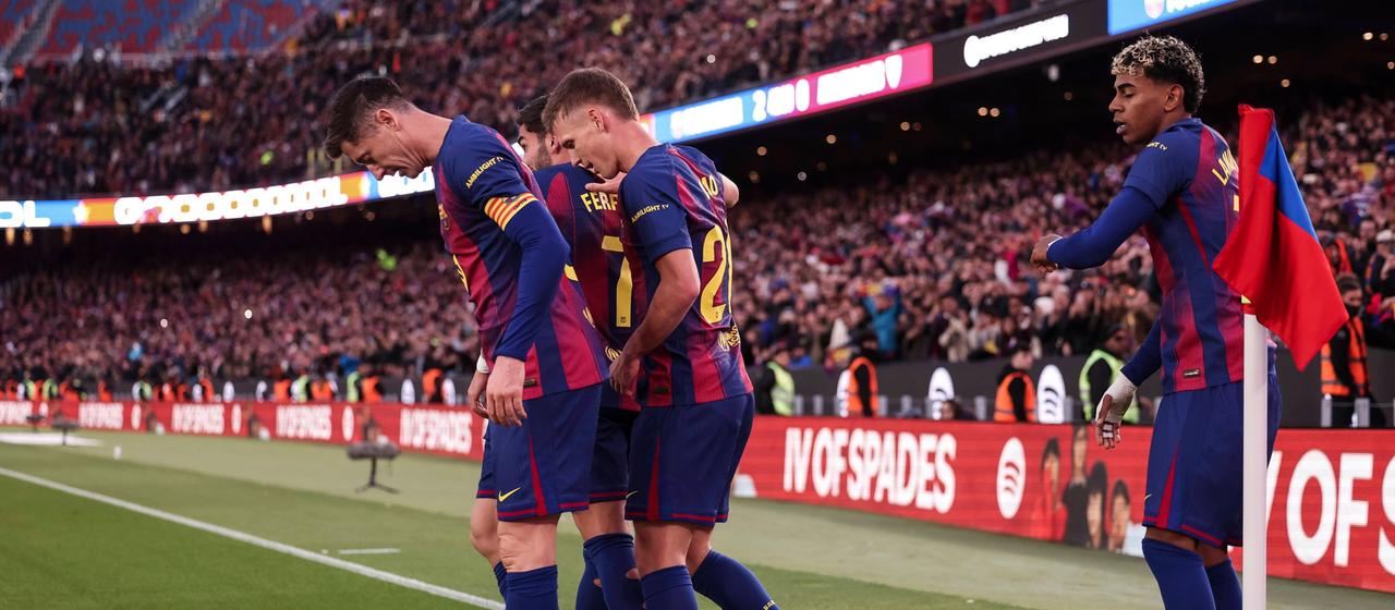 Ferran Torres celebrates his return to Camp Nou