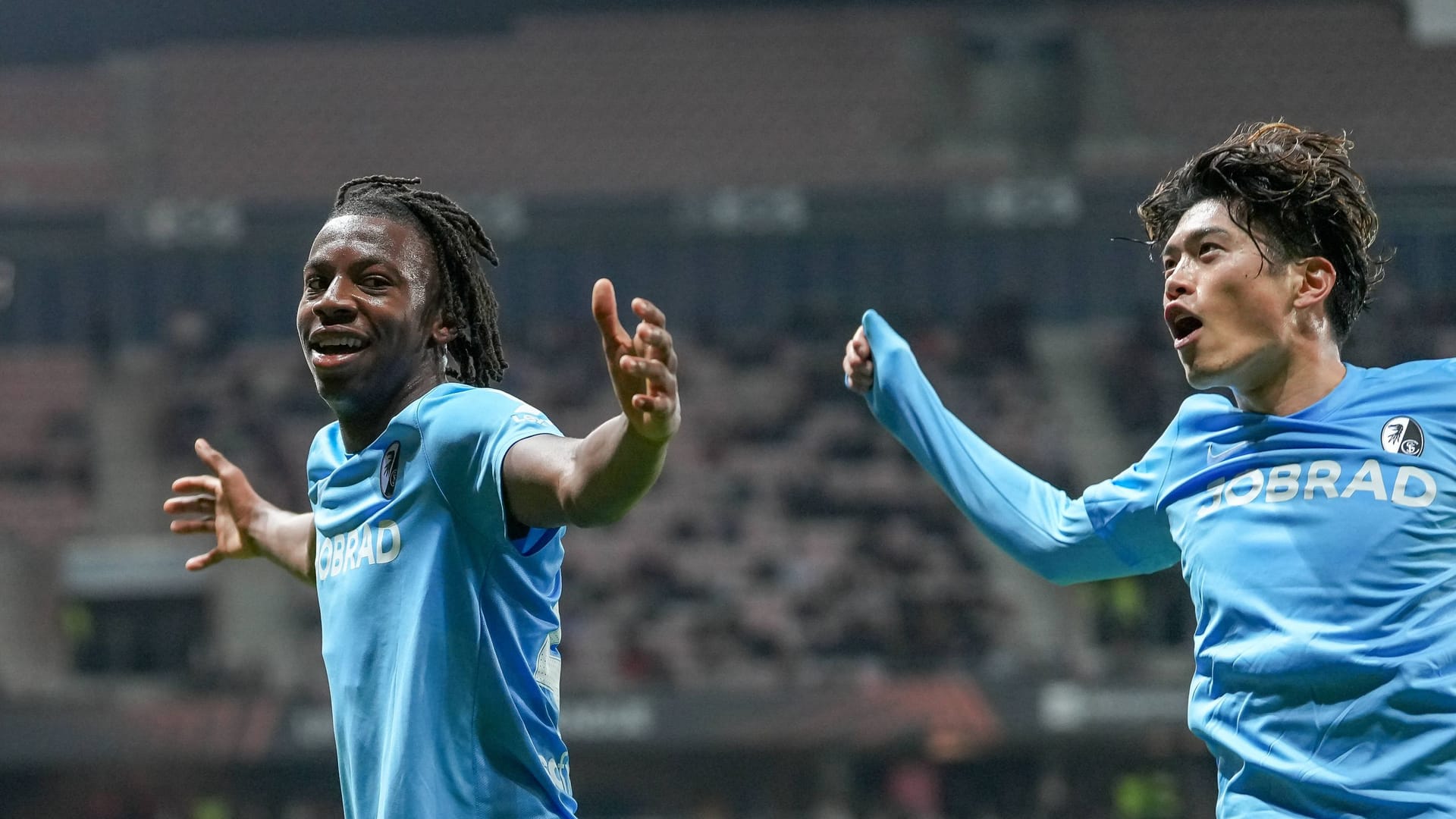 Celebrations from Johan Manzambi: He managed to equalize.