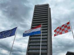 https://api.omroepbrabant.nl/img/f/$width$/$height$/0.47/0.52/bWVkaWEvcHJvZC80NzE4Nzk3LmpwZz9zdj0yMDE5LTA3LTA3JnN0PTIwMjAtMDEtMDFUMDAlM0E wMCUzQTAwWiZzZT0yMDQwLTAxLTAxVDAwJTNBMDAlM0EwMFomc3I9YiZzcD1yJnNpZz1FRGVZVFA3RSUyQjdMR1VoOGZ5RkJtdm80bW1HWTdBUVN5JTJCZzFqVFJvZjR4byUzRA==