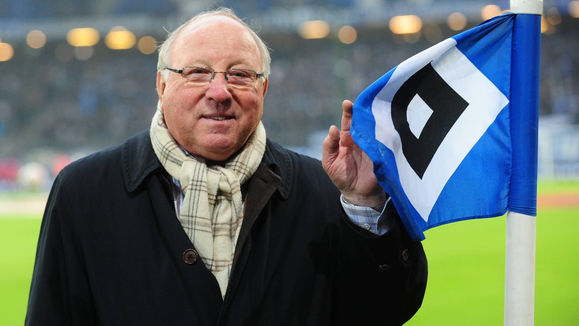 Uwe Seeler in the Volksparkstadion (archive photo): The HSV idol was one of the biggest attractions in the young Bundesliga in 1963.