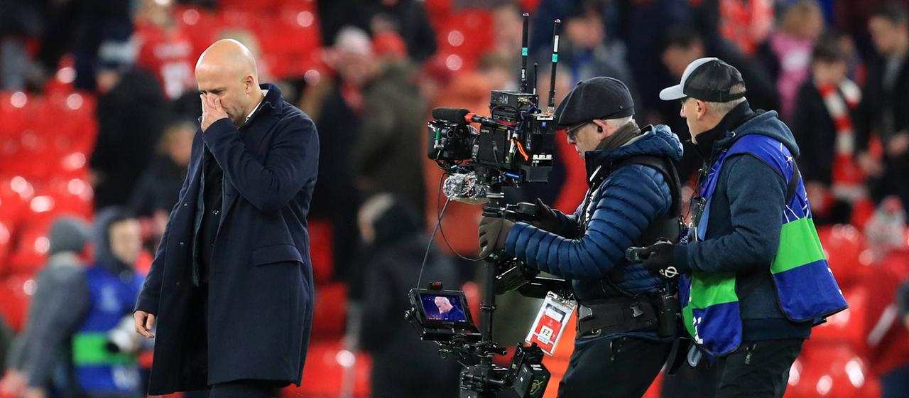 In the focus of the cameras: Liverpool coach Arne Slot
