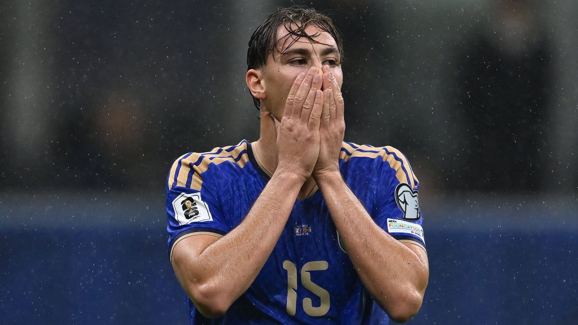 Worried look: Italy's Pio Esposito in the decisive qualifying game against Norway. The game ended 1:4.