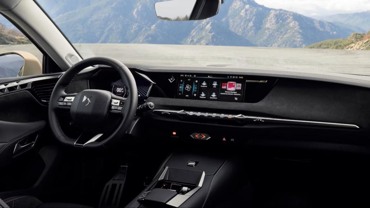 Interior of the DS 4 Performance Line