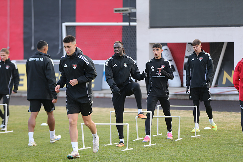 When and at what time is the Trabzonspor-Van Spor FK match?