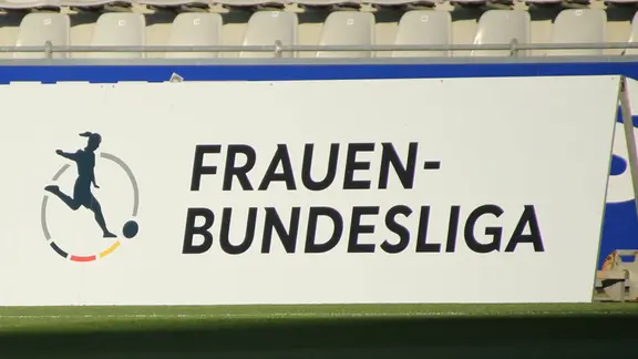 Logo of the women's Bundesliga on an advertising board