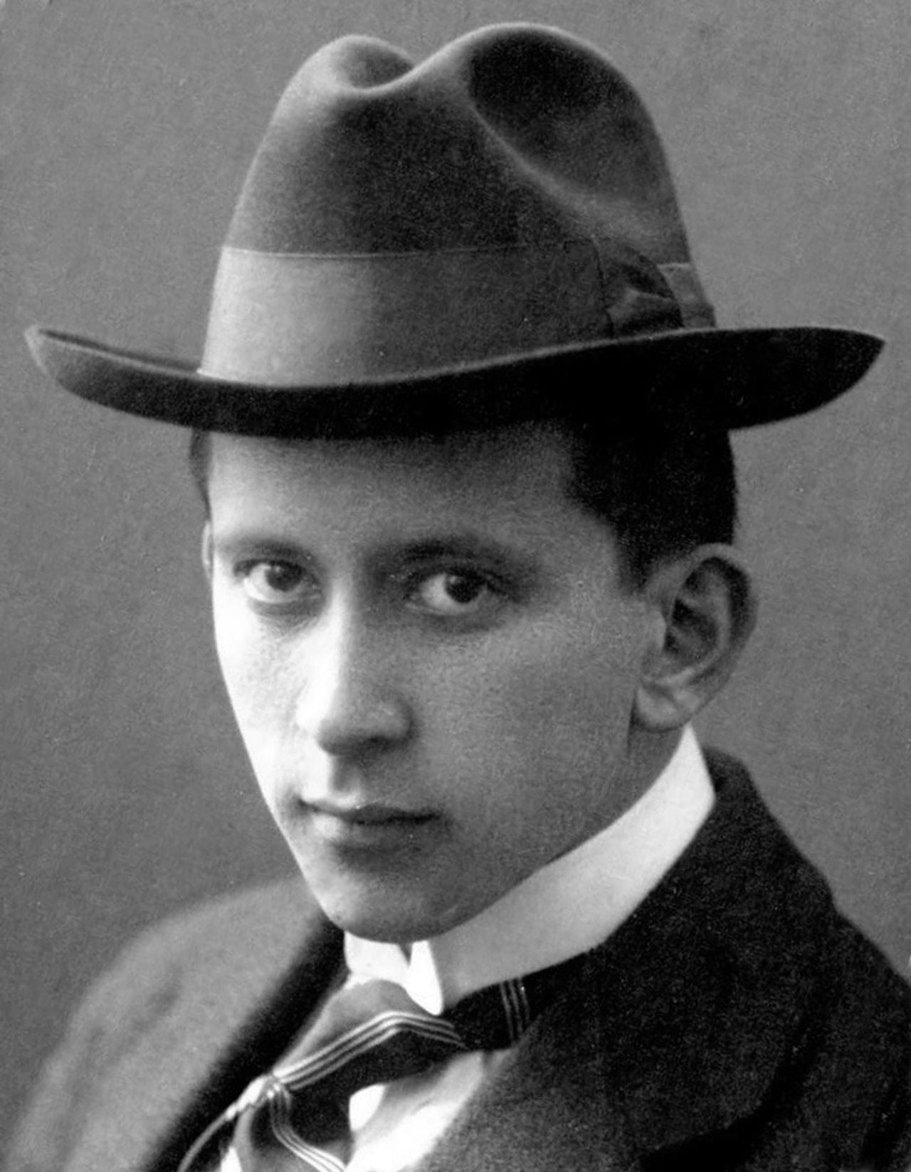 Architect Theo Taen (photo: Wedding photo of Mia Cuypers and Frederic George Taen Err Toung (photo: Cuypers family).