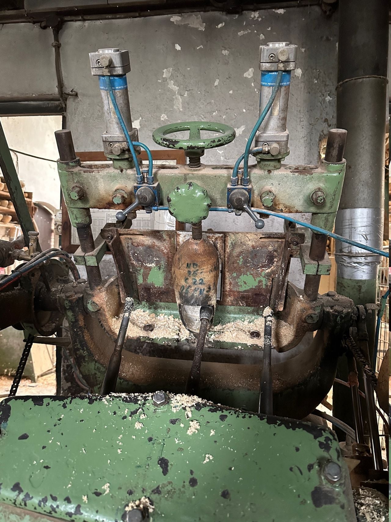 The machine used to make clogs.